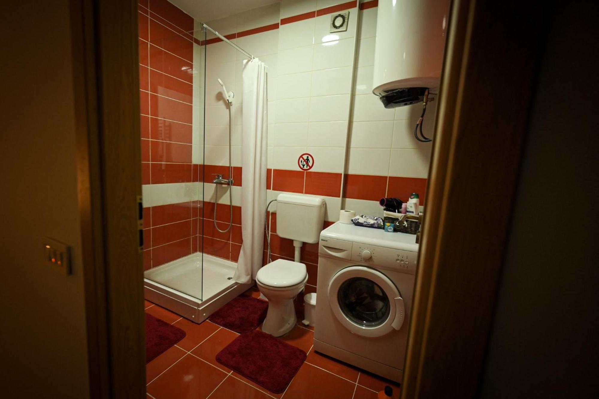 L&B Studio Apartment Пристина Екстериор снимка