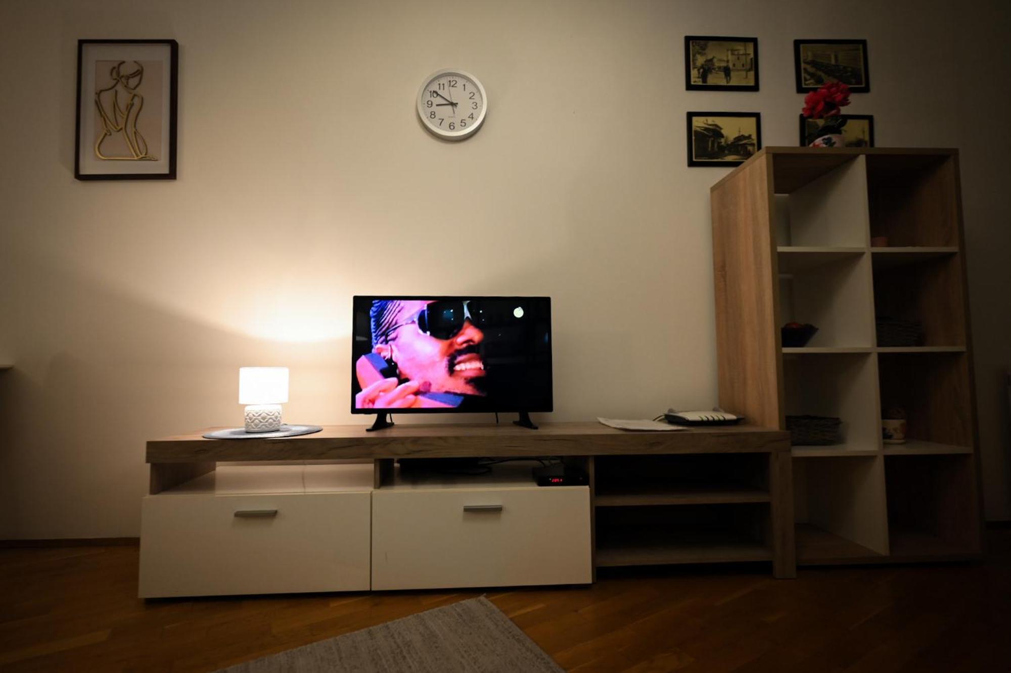 L&B Studio Apartment Пристина Екстериор снимка